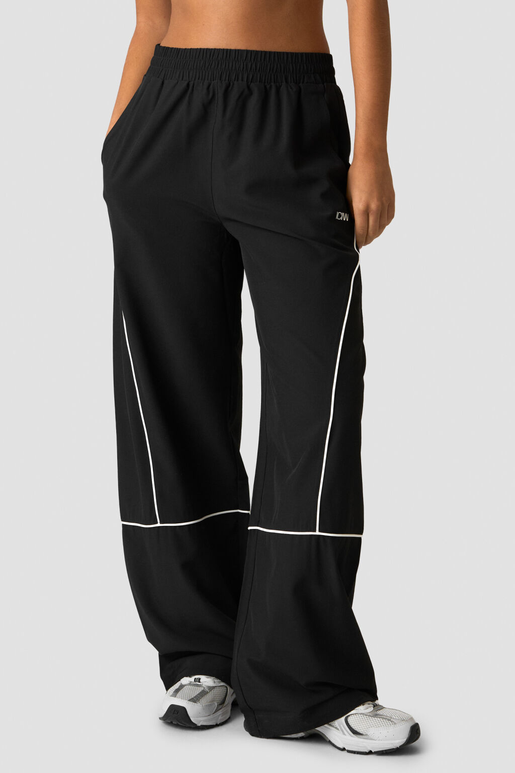 ICANIWILL Contrast Track Pants W