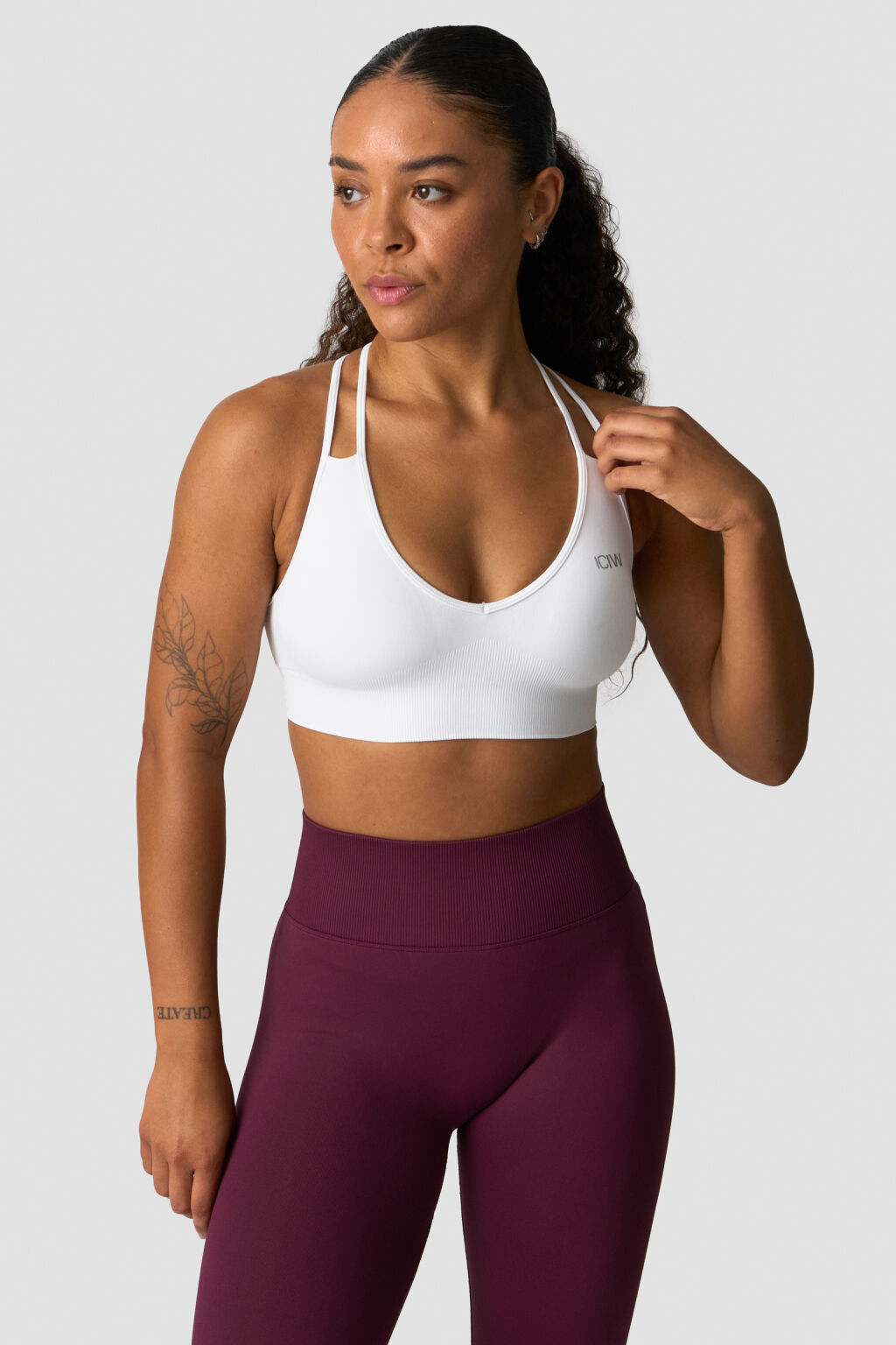 ICANIWILL Define Seamless V-neck Sports Bra
