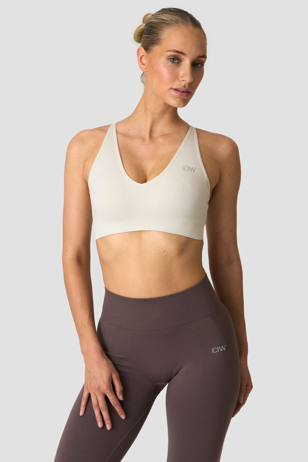 ICANIWILL Sculpt Seamless V-neck Sports Bra