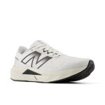 New Balance FuelCell Propel v5