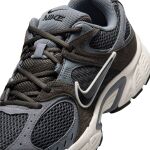 Nike V5 RNR Suede M