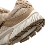 Nike V5 RNR Suede M