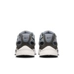 Nike V5 RNR Suede M