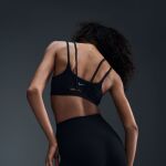 Nike Zenvy Strappy Light-Support Padded Sports Bra W