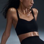 Nike Zenvy Strappy Light-Support Padded Sports Bra W
